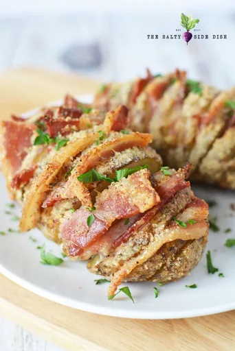 Patatas Hasselback rellenas de bacon y costra de parmesano