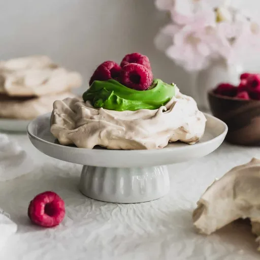 Mini Pavlova with Matcha Cream