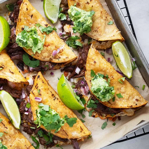 Tacos de ternera desmenuzada al estilo mexicano