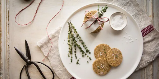 Thyme and sea salt oatcakes