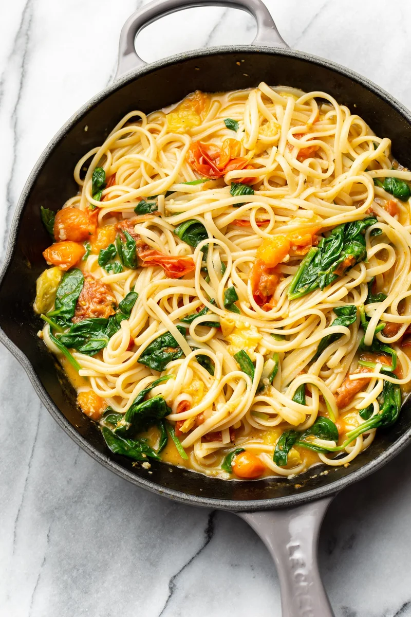 Fresh Spinach and Tomato Pasta