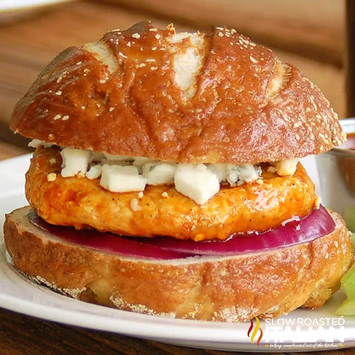 Hamburguesas picantes de pollo al estilo Buffalo