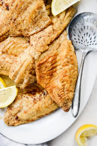 Perca con Mantequilla Tostada y Limón