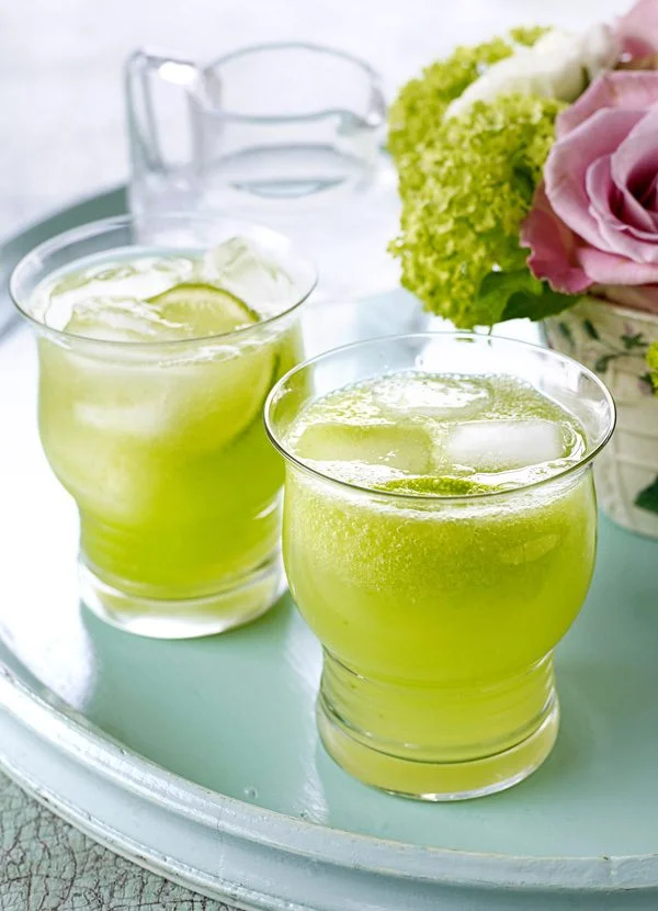 Cucumber gin fizz