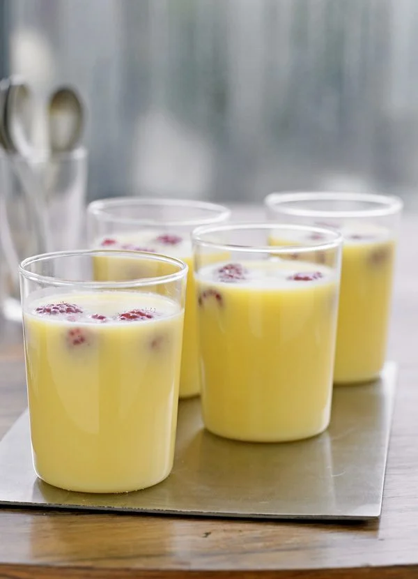 White chocolate and raspberry pots