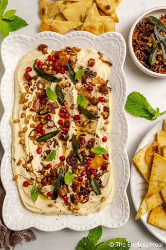 Hummus digno de fiesta con magníficos ingredientes