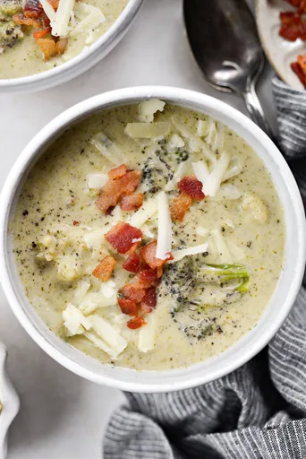 Sopa de brócoli y coliflor asados