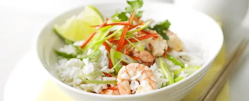 Ensalada de arroz y langostinos al coco
