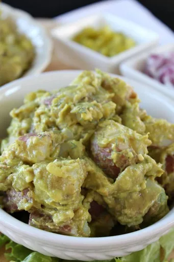 Ensalada de patata y aguacate