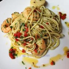 Pasta con gambas y vieiras
