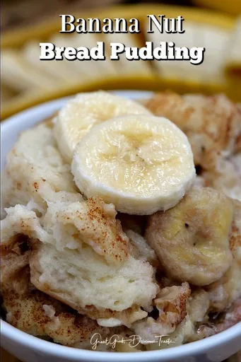 Pudin de pan con plátano y nueces