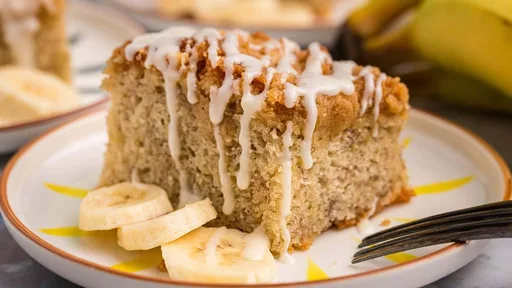 Banana Bread Crumb Cake
