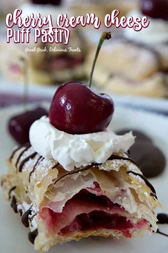 Hojaldre de Cereza y Queso Crema