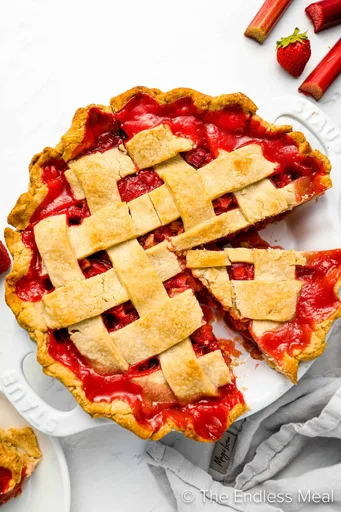 Strawberry Rhubarb Pie (my granny's famous recipe!)