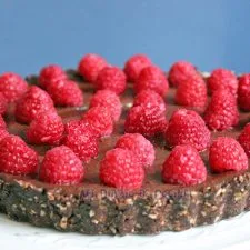 Tarta de chocolate y frambuesa (vegano)