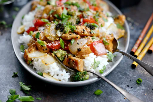 Spicy Ginger Sesame Chicken Stir-Fry