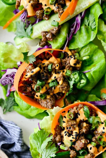 Spicy Sriracha Steak Lettuce Wraps