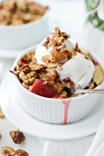 Strawberry Rhubarb Crisp