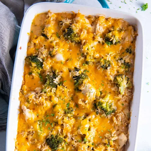 Cazuela de pollo, brócoli y arroz