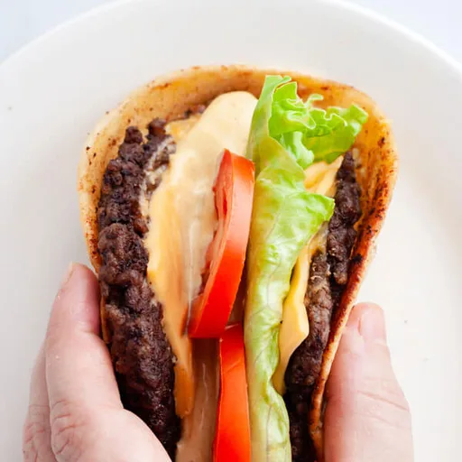 Hamburguesas aplastadas estilo taco