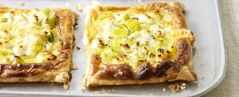 Melting leek and goat’s cheese pastries
