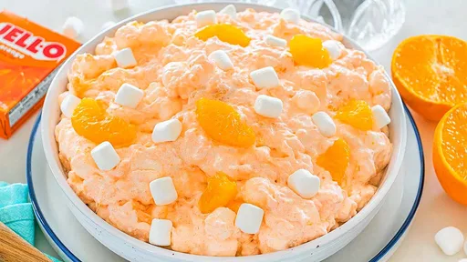 Ensalada de gelatina con requesón