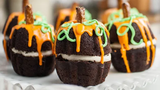 Pumpkin Shaped Mini Bundt Cakes