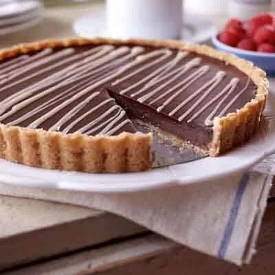 Tarta de chocolate blanco y negro