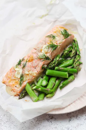 Tender, Flaky Salmon en Papillote (Salmon in Parchment)