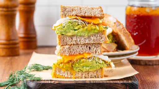 Sándwich de huevo frito