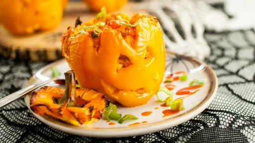 Pimientos rellenos de Halloween