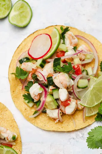 Langostinos marinados en cítricos con aguacate y lima