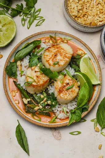 Simple Thai Curry with Scallops and String Beans