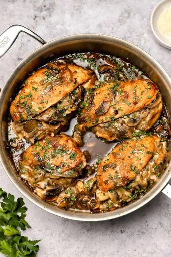 Pollo Marsala Relleno de Queso con Champiñones y Fontina