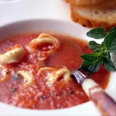 Tortellini Garlic Tomato Soup