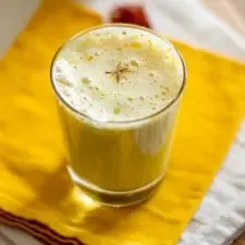 Badam Paal con leche de almendras en polvo casera