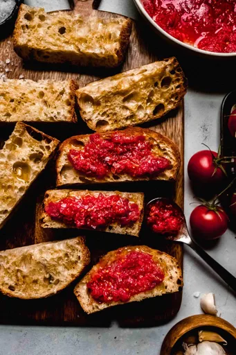 Pan con tomate