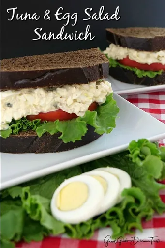 Sándwich de ensalada de atún y huevo