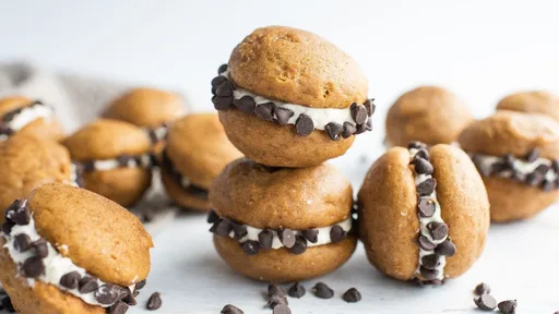 Pumpkin Whoopie Pies