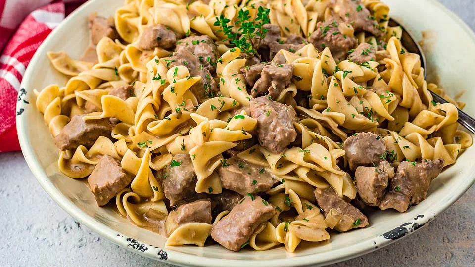 Slow Cooker Beef and Noodles