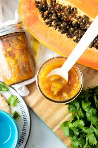 Salsa de piña, papaya y chile