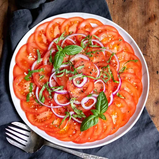 Ensalada de tomate y cebolla