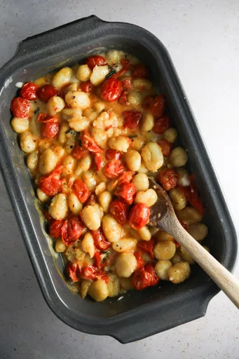 Gnocchis Horneados con Tomate Cherry y Feta
