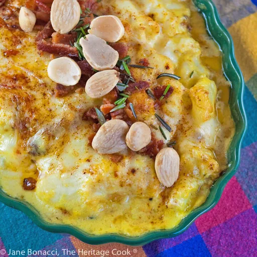 Gratén de coliflor con queso y salsa de crema al azafrán