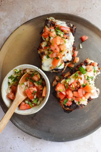 Molletes con Chorizo