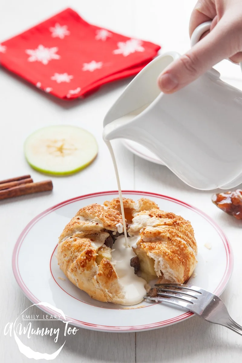 Mincemeat and Bramley Apple Puff Parcels Recipe