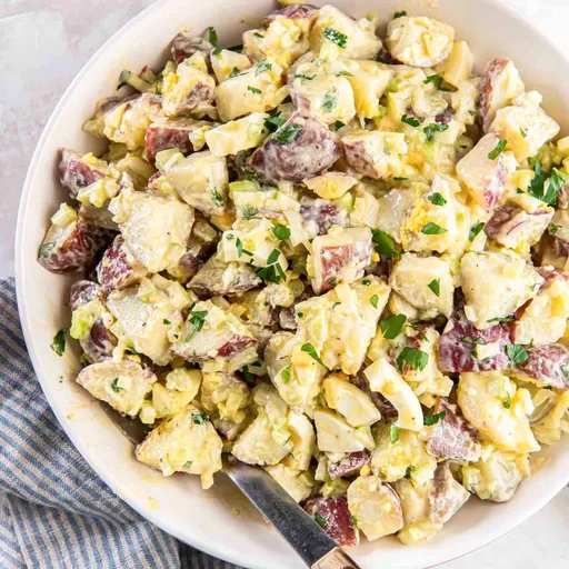 Ensalada de patatas rojas