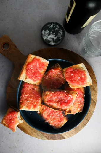 Pan con Tomate