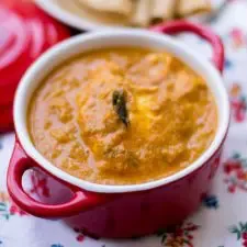 Udaitha Muttai Kuzhambu - Huevos Escalfados en Curry