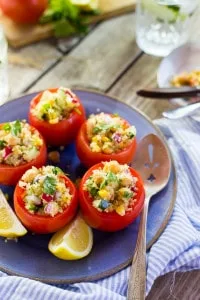 Tomates Rellenos de Quinoa y Garbanzos